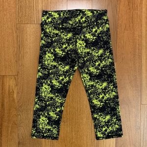 ALO yoga tights 18" inseam, S but also fits slim M *LIKE NEW*